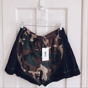 nike sacai shorts